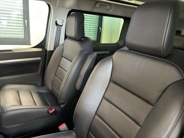 Fahrzeugbild eines Opel Zafira Life