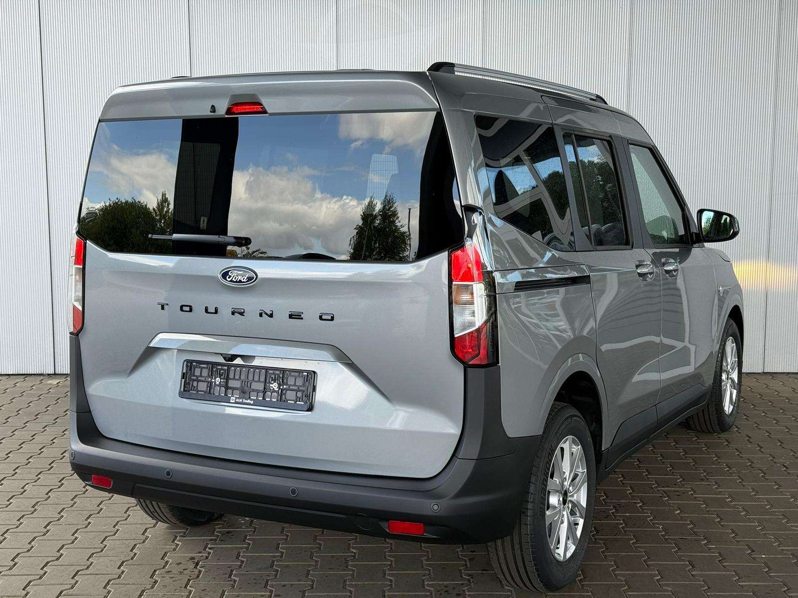 Fahrzeugbild eines Ford Tourneo Courier