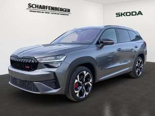 Schräge Frontansicht auf einen Skoda Kodiaq , freigestellt
