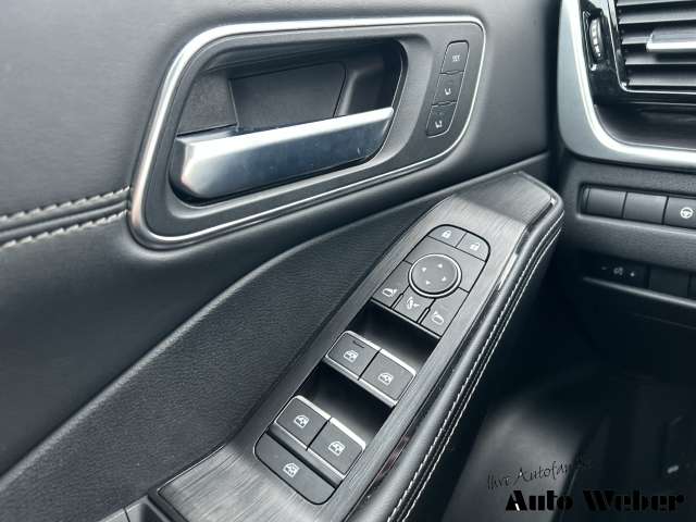 Fahrzeugbild eines Nissan X-TRAIL