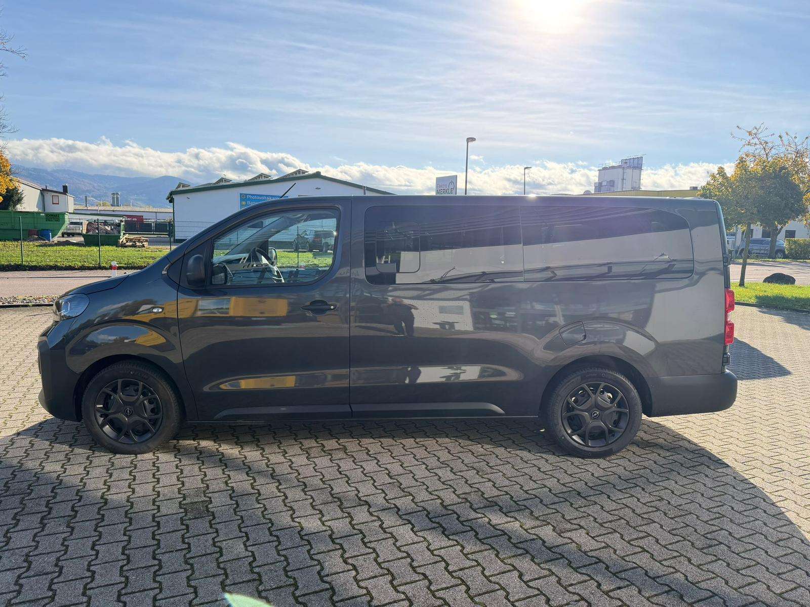 Fahrzeugbild eines Opel Vivaro