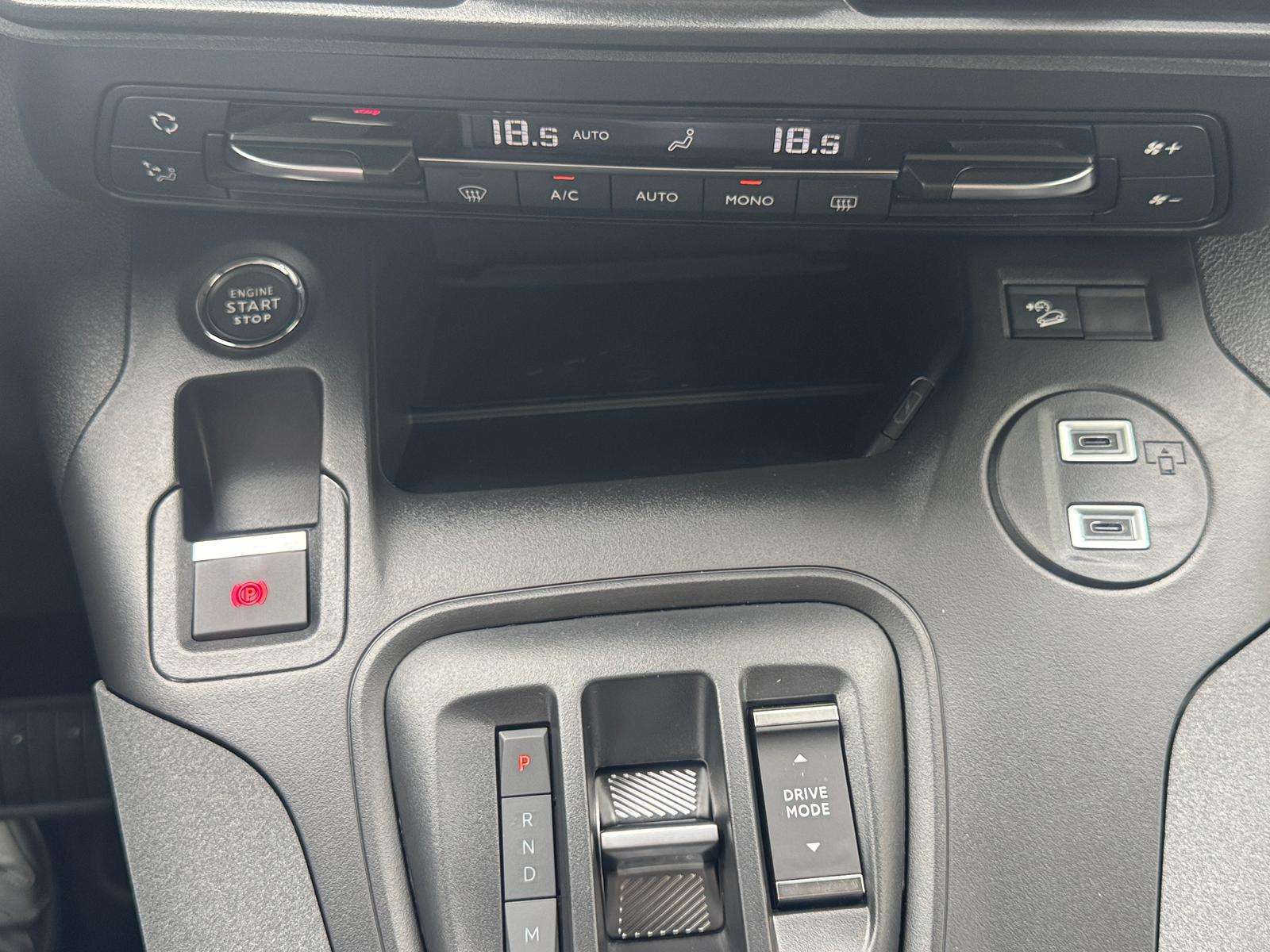 Fahrzeugbild eines Peugeot Rifter