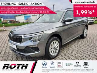 Schräge Frontansicht auf einen Skoda Kamiq , freigestellt