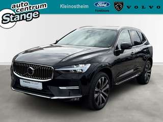 Schräge Frontansicht auf einen Volvo XC60 , freigestellt