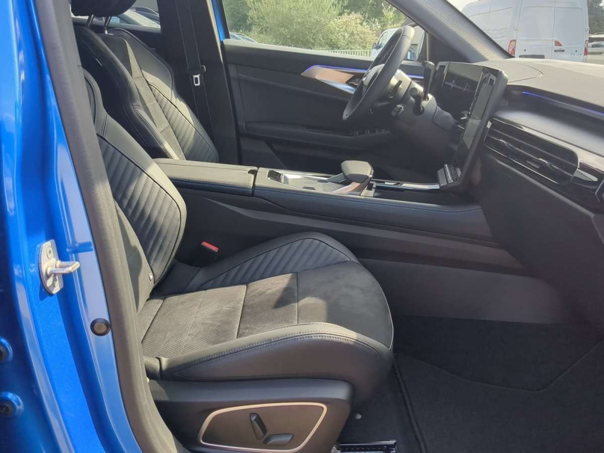 Fahrzeugbild eines Renault Rafale
