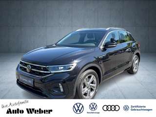 Schräge Frontansicht auf einen Volkswagen T-Roc , freigestellt