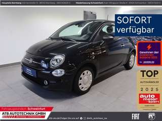 Schräge Frontansicht auf einen Fiat 500 , freigestellt
