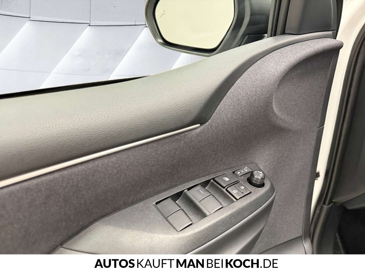 Fahrzeugbild eines Mazda Mazda2 Hybrid