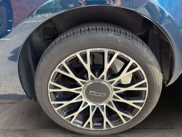Fahrzeugbild eines Fiat 500