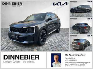 Schräge Frontansicht auf einen Kia Sorento , freigestellt