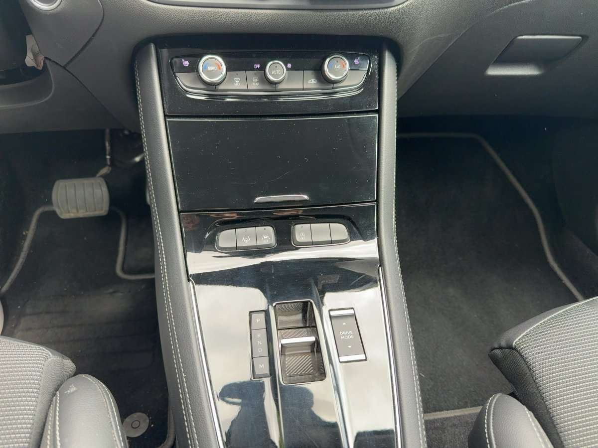 Fahrzeugbild eines Opel Grandland X