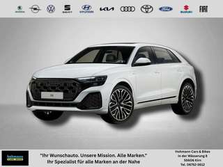 Schräge Frontansicht auf einen Audi Q8 , freigestellt