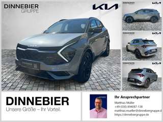 Schräge Frontansicht auf einen Kia Sportage , freigestellt