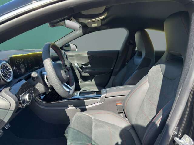 Fahrzeugbild eines Mercedes-Benz CLA