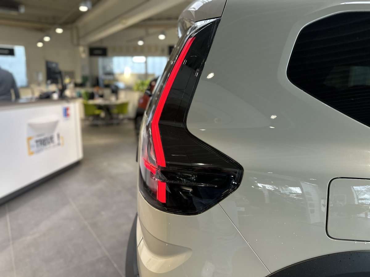 Fahrzeugbild eines Dacia Jogger