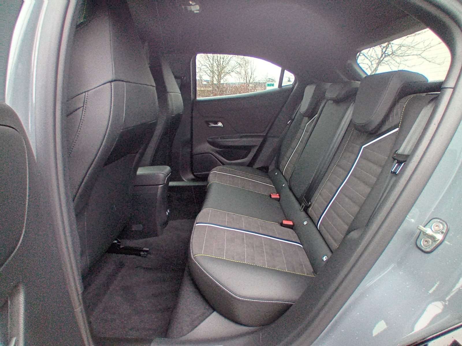 Fahrzeugbild eines Opel Mokka Electric