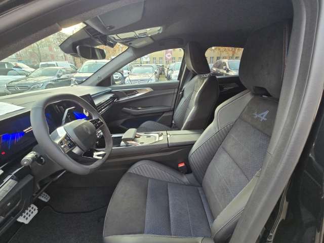 Fahrzeugbild eines Renault Rafale