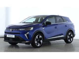 Schräge Frontansicht auf einen Renault Symbioz , freigestellt