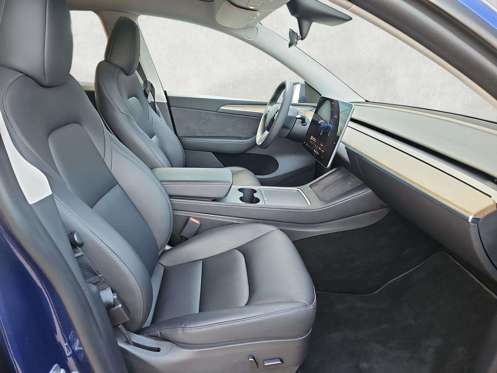 Fahrzeugbild eines TESLA Model Y