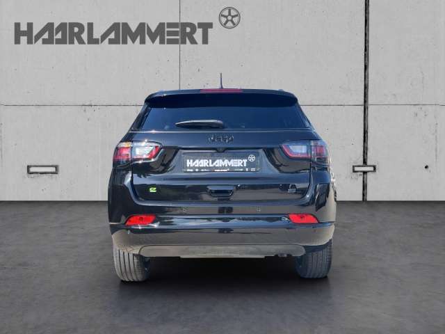 Fahrzeugbild eines Jeep Compass