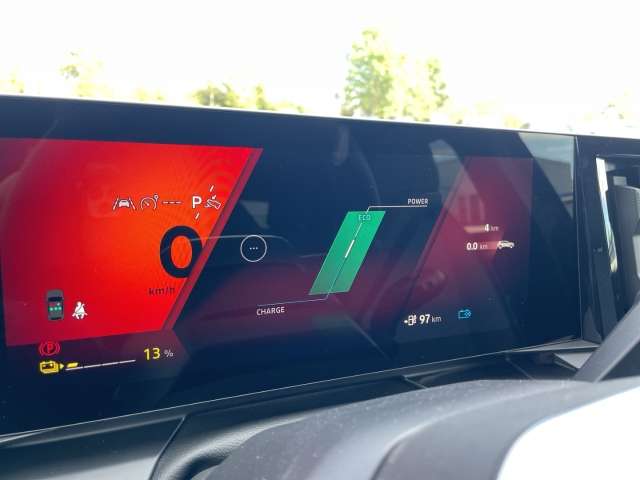Fahrzeugbild eines Renault Scenic E-TECH