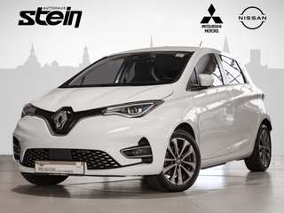 Schräge Frontansicht auf einen Renault ZOE , freigestellt