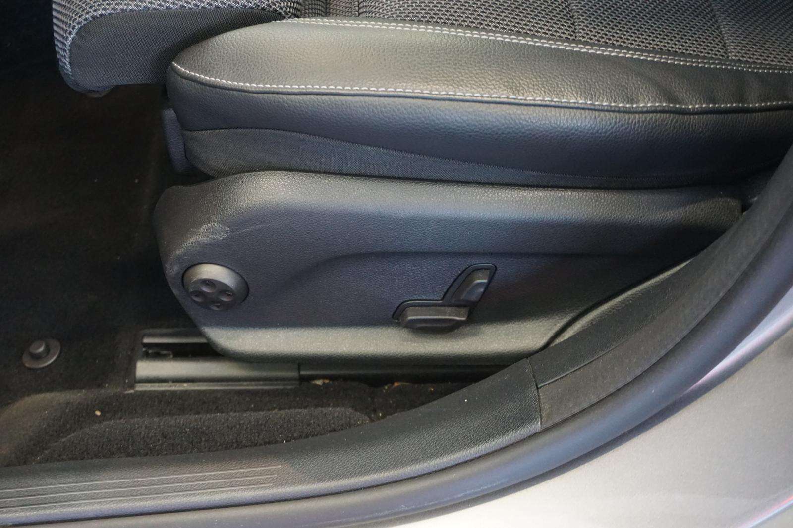 Fahrzeugbild eines Mercedes-Benz E-Klasse