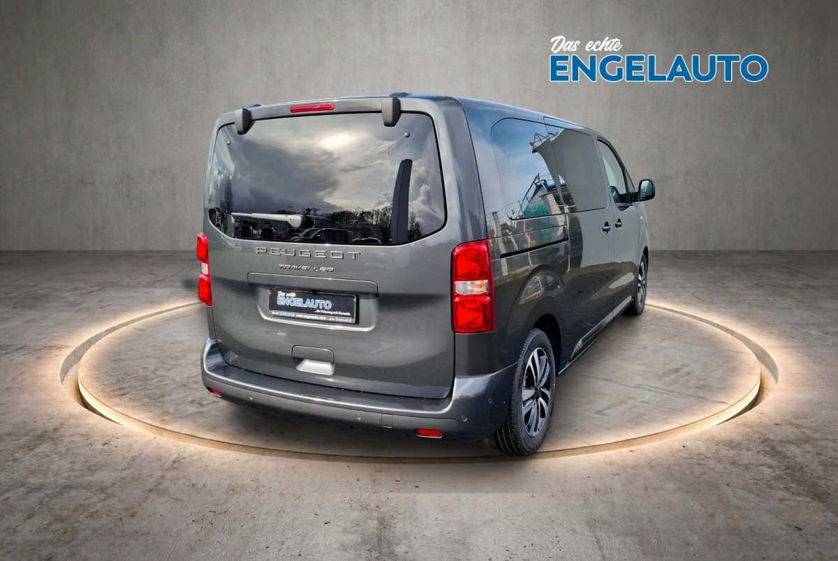 Fahrzeugbild eines Peugeot Traveller