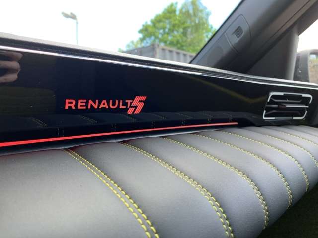 Fahrzeugbild eines Renault 5 E-TECH