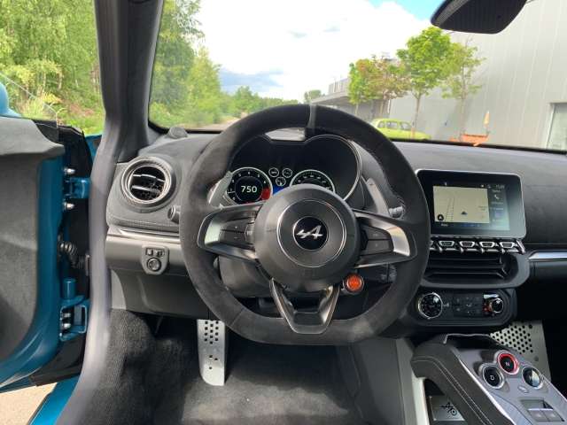 Fahrzeugbild eines Alpine A110