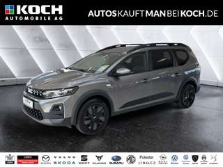 Schräge Frontansicht auf einen Dacia Jogger , freigestellt