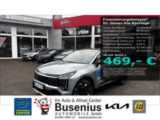 Schräge Frontansicht auf einen Kia Sportage , freigestellt
