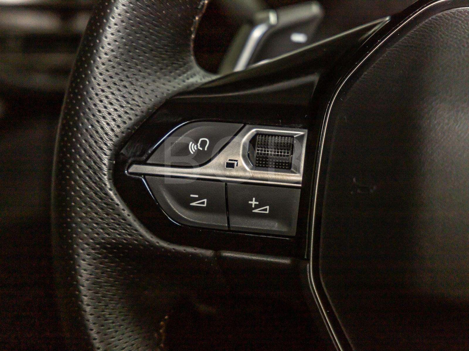 Fahrzeugbild eines Peugeot 5008