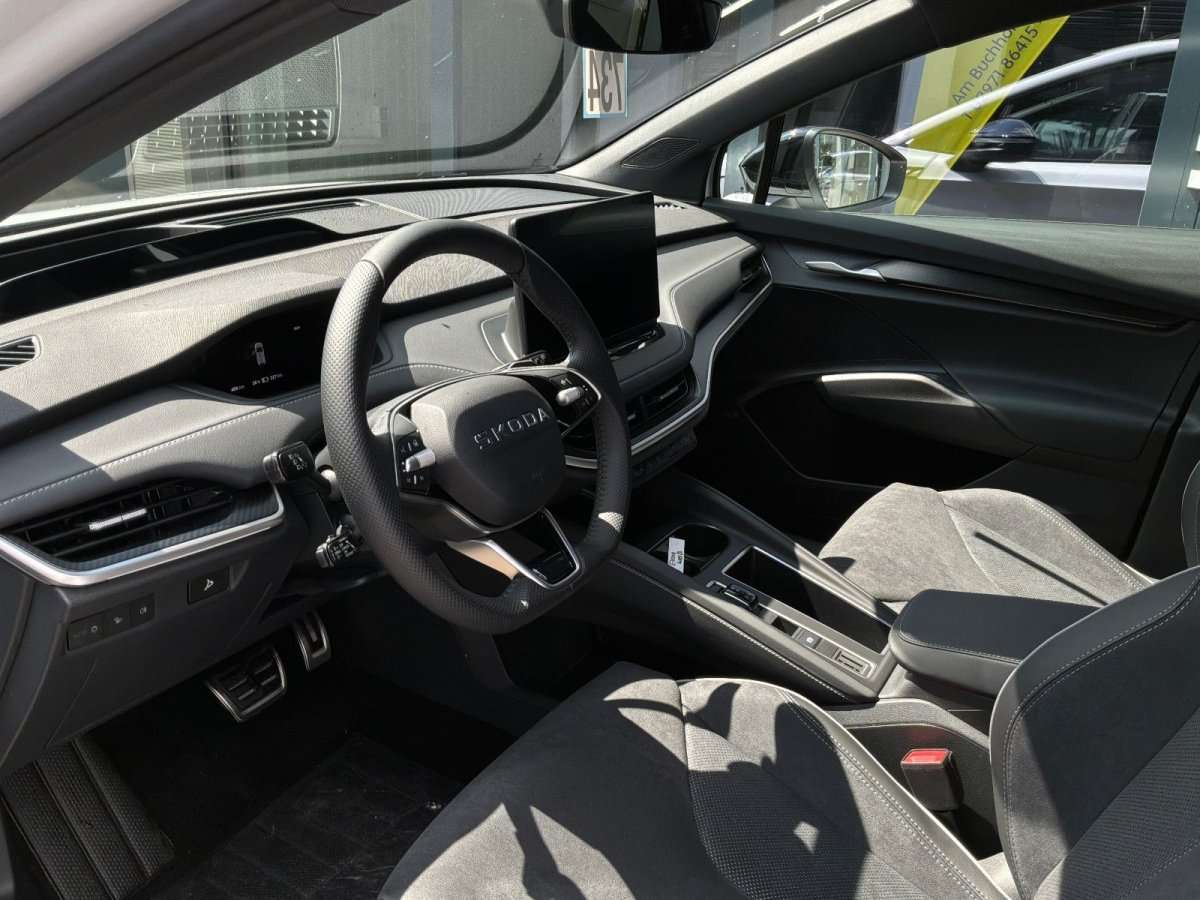 Fahrzeugbild eines Skoda ELROQ