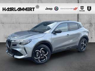 Schräge Frontansicht auf einen Alfa Romeo Junior , freigestellt