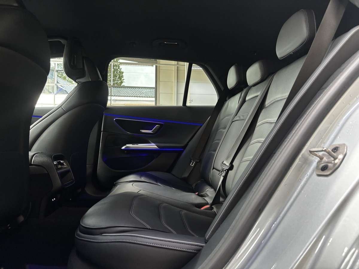 Fahrzeugbild eines Mercedes-Benz E-Klasse