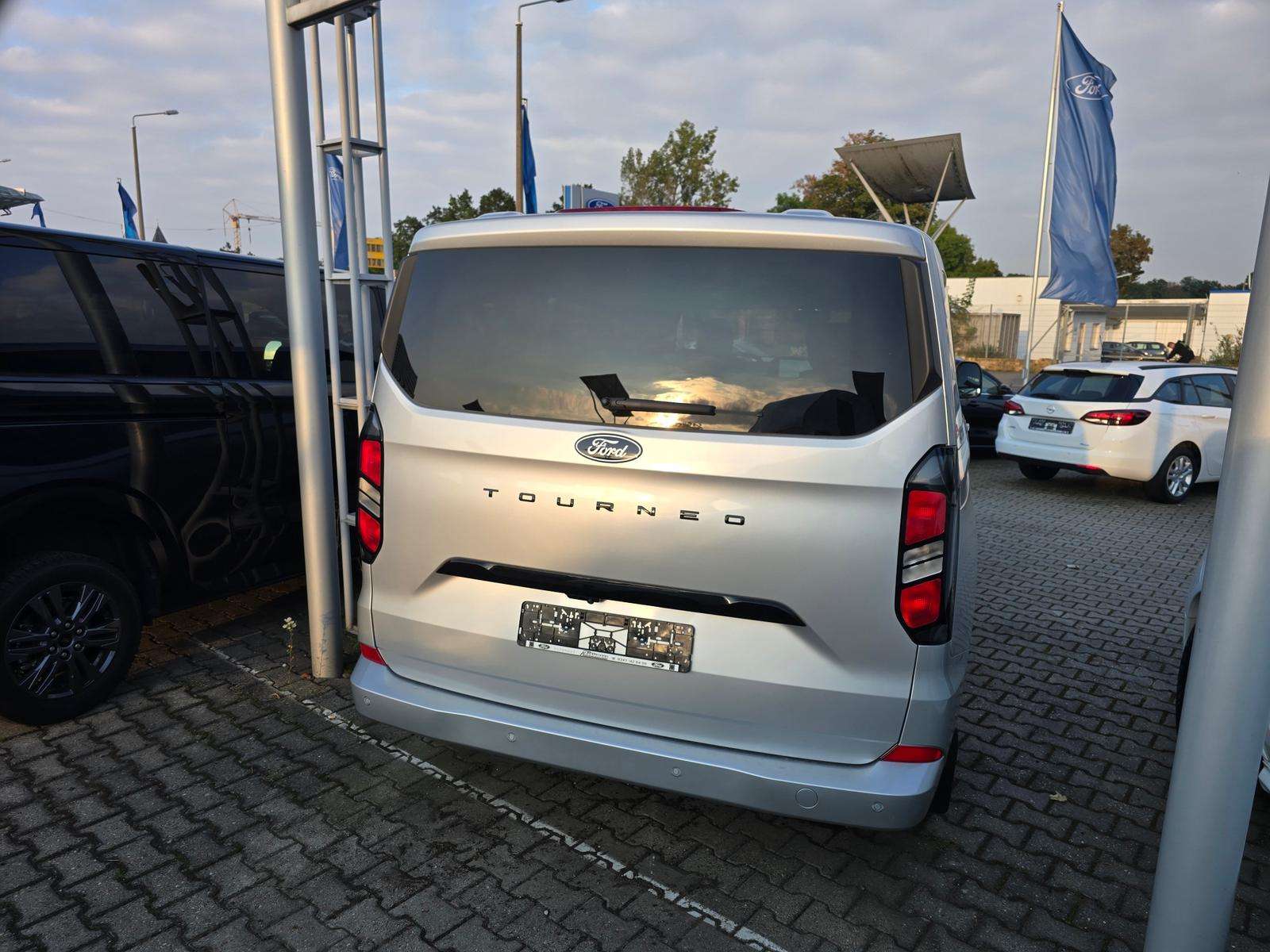 Fahrzeugbild eines Ford Tourneo Custom