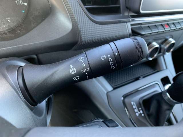 Fahrzeugbild eines Renault Kangoo E-TECH