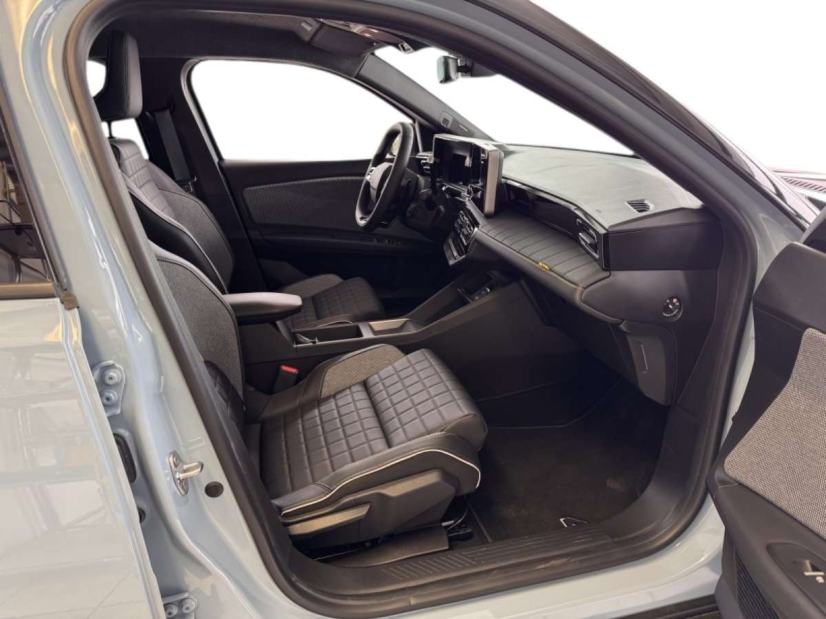 Fahrzeugbild eines Renault 4 E-TECH