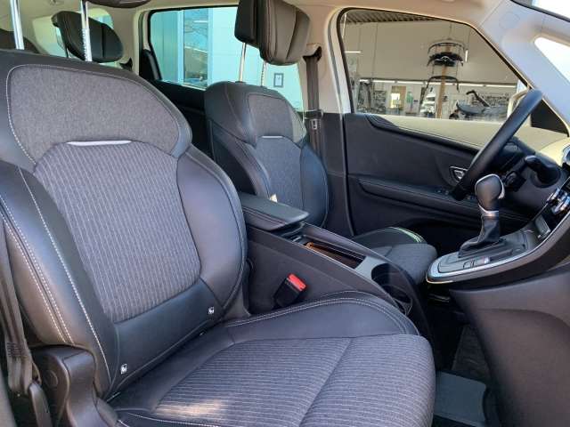 Fahrzeugbild eines Renault Grand Scénic