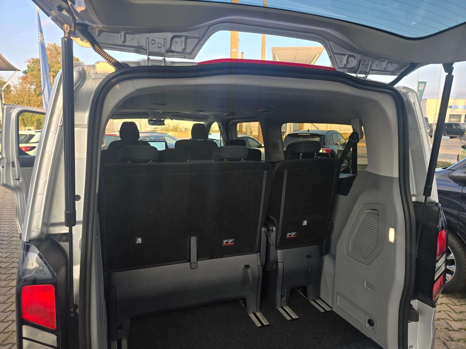 Fahrzeugbild eines Ford Tourneo Custom