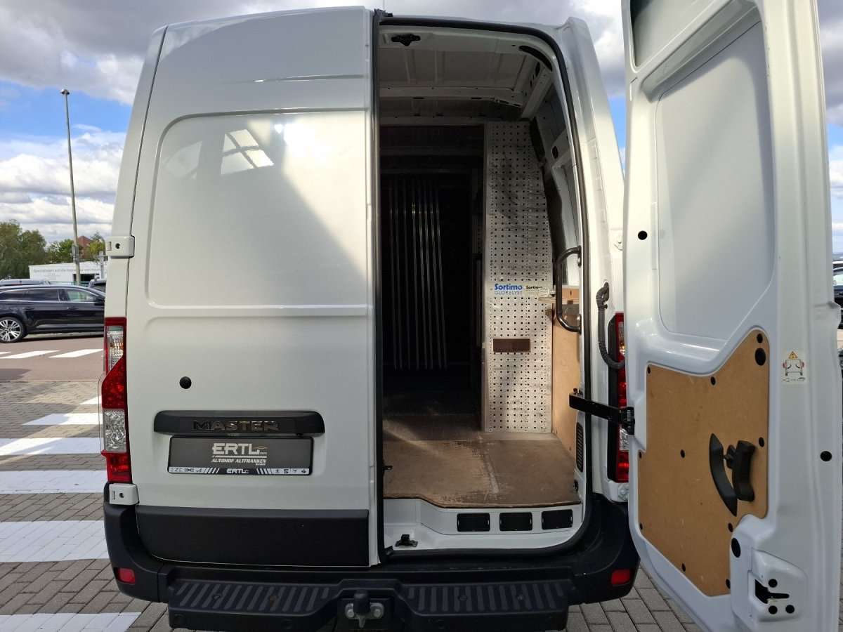 Fahrzeugbild eines Renault Master