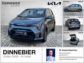Schräge Frontansicht auf einen Kia Picanto , freigestellt
