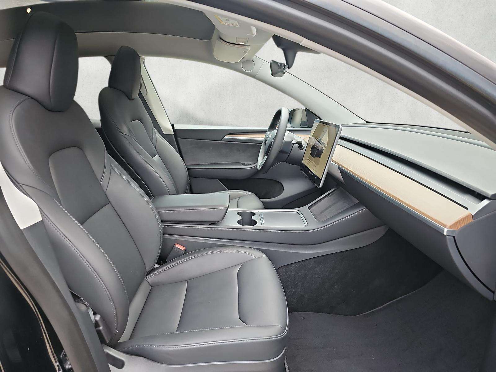 Fahrzeugbild eines TESLA Model Y