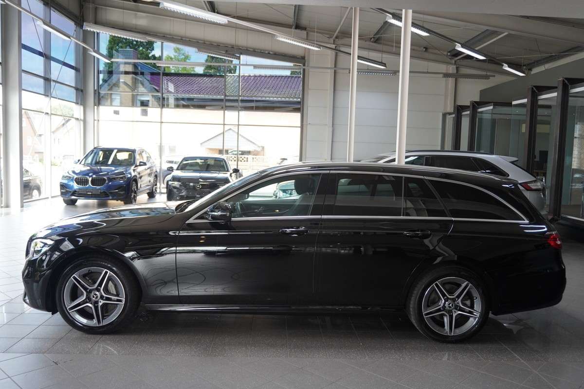 Fahrzeugbild eines Mercedes-Benz E-Klasse
