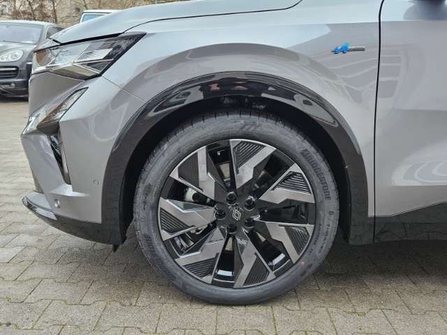 Fahrzeugbild eines Renault Rafale