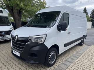 Schräge Frontansicht auf einen Renault Master , freigestellt