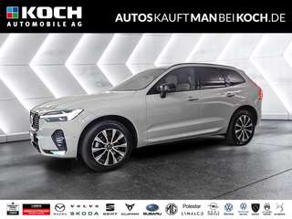 Schräge Frontansicht auf einen Volvo XC60 , freigestellt