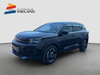 Schräge Frontansicht auf einen Citroën C5 Aircross , freigestellt