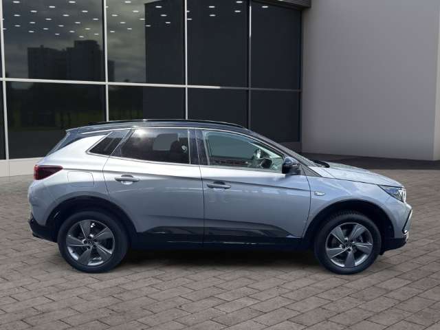 Fahrzeugbild eines Opel Grandland X